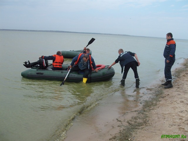 Rybak na rezinovoj lodke chut' ne utonul v Azovskom more